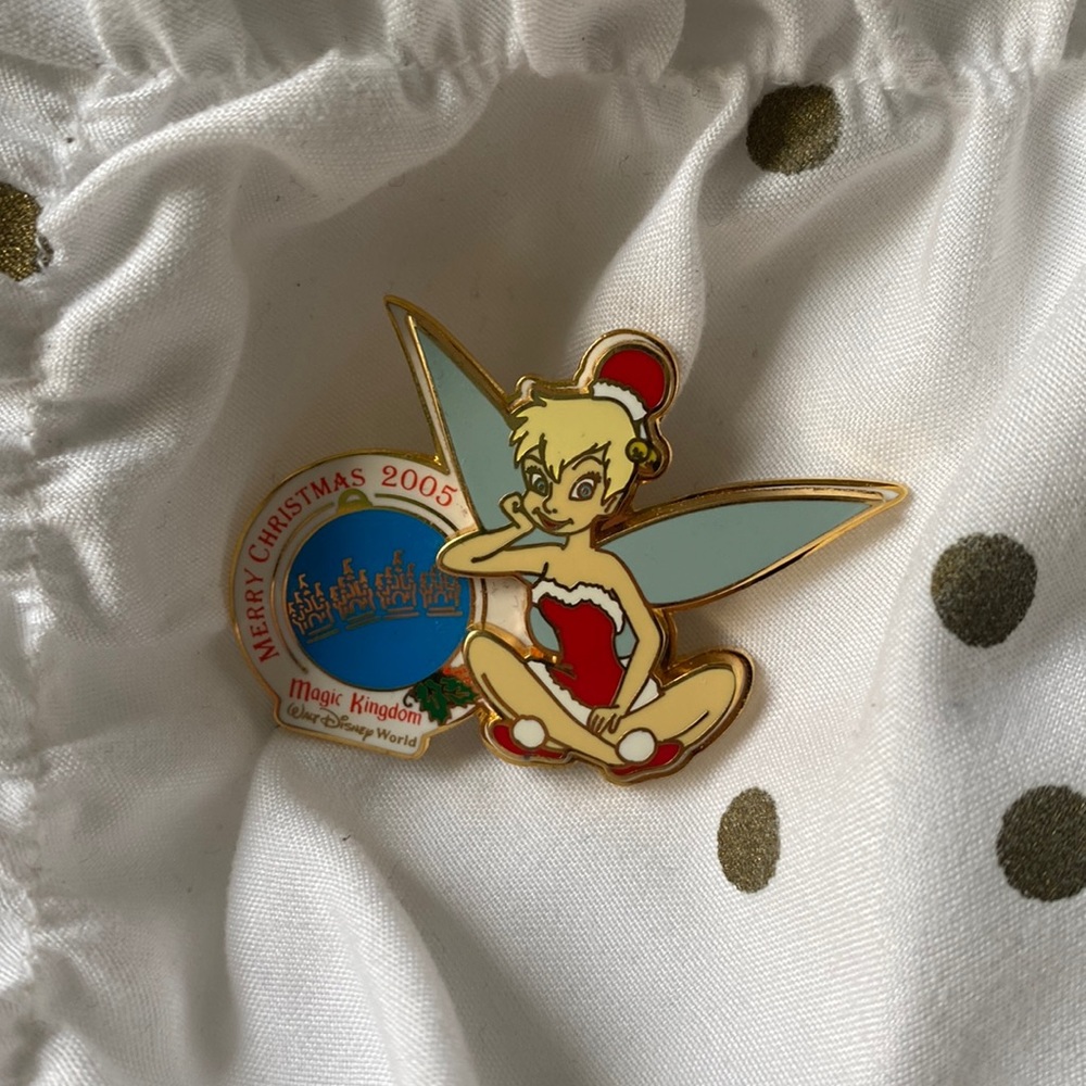2005 tinkerbell merry Christmas trading pin